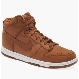 Nike high top dunk in pecan brown. Worn once.